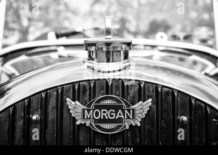 Emblème de voiture Morgan, F-Series trois-roues (noir et blanc) Banque D'Images