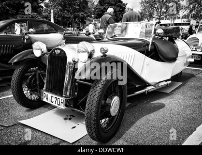 Location de Morgan, F-Series trois-roues (noir et blanc) Banque D'Images