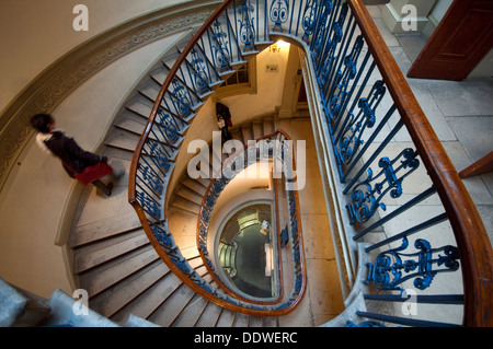 L'Angleterre, Londres, Somerset House, un escalier dans la Courtauld Gallery Banque D'Images