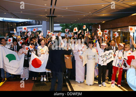 Tokyo, Japon. 7e août, 2013. Fans du Japon, le 7 septembre 2013 : Tokyo 2020 Comité Bib à partir pour la présentation à l'hôtel Sheraton de Buenos Aires, Argentine, le Crédit : YUTAKA/AFLO SPORT/Alamy Live News Banque D'Images