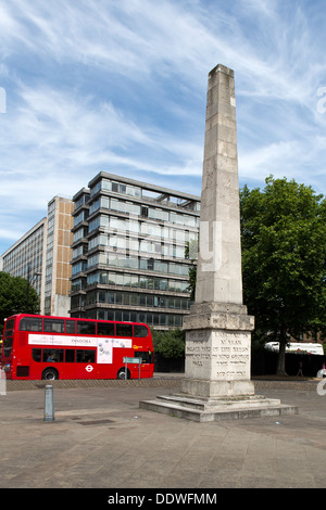 Obélisque du St George's Circus, Southwark, Londres, Angleterre, Royaume-Uni. Banque D'Images