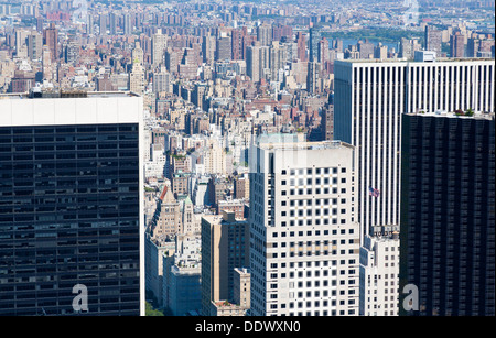 High view point du centre-ville de New York avec des bâtiments s'étend aussi loin que l'oeil peut voir. Banque D'Images