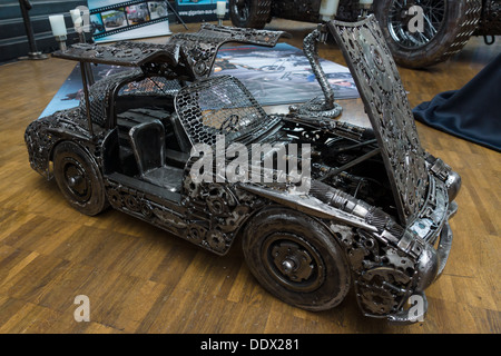 Mercedes 300 SLR Uhlenhaut coupé à la main, faits de métal, l'entreprise Giganten aus Stahl (noir et blanc) Banque D'Images