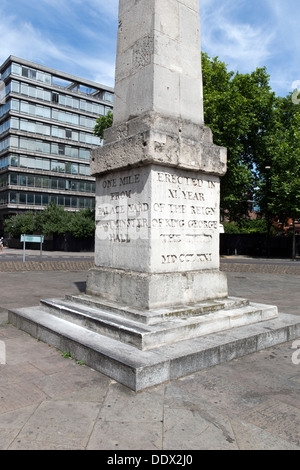 Obélisque du St George's Circus, Southwark, Londres, Angleterre, Royaume-Uni. Banque D'Images