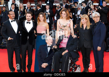 Venise, Italie. 07Th Nov, 2013. Le Jury : Jiang Wen, Pablo Larrain, Virginie Ledoyen, Renato Berta Martina Gedeck, Bernardo Bertolucci, Andrea Arnold et Ryuichi Sakamoto participant à la soirée de clôture du 70e Festival International du Film de Venise le 07 septembre 2013 : dpa Crédit photo alliance/Alamy Live News Banque D'Images