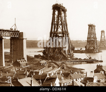 La construction de la période Victorienne Forth Railway Bridge Banque D'Images