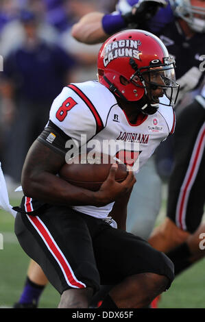 Manhattan, Kansas, États-Unis. 7e août, 2013. Septembre7,2013:Louisiana-Lafayette Ragin Cajuns quarterback Terrance Broadway # 8 en action au cours de la NCAA Football match entre la Louisiane- Lafayette et Kansas State ; à Bill Snyder Family Stadium à Manhattan, Kansas. Kendall Shaw/CSM/Alamy Live News Banque D'Images