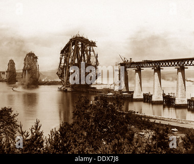 La construction de la période Victorienne Forth Railway Bridge Banque D'Images