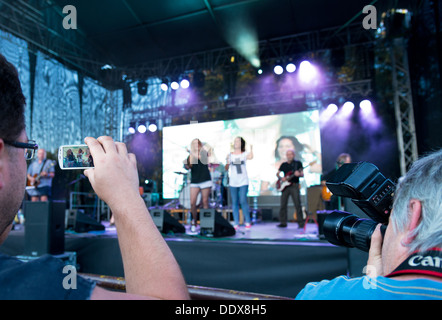 Groupe de rock tchèque Hudba Praha, 7 août 2013 : Fête des vendanges - Dočesná, ville de Žatec Banque D'Images