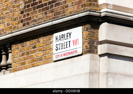 Harley Street London, l'emplacement d'un grand nombre de consultants médicaux privés. Banque D'Images