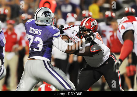 Manhattan, Kansas, États-Unis. 7e août, 2013. Septembre7,2013 : Kansas State Wildcats juge de ligne offensive Tavon Rooks # 73 en action au cours de la NCAA Football match entre la Louisiane- Lafayette et Kansas State ; à Bill Snyder Family Stadium à Manhattan, Kansas. Kendall Shaw/CSM/Alamy Live News Banque D'Images