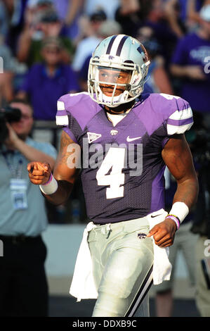 Manhattan, Kansas, États-Unis. 7e août, 2013. Septembre7,2013 : Kansas State Wildcats quarterback Daniel Sams # 4 au cours de l'action de l'IIN NCAA Football match entre la Louisiane- Lafayette et Kansas State ; à Bill Snyder Family Stadium à Manhattan, Kansas. Kendall Shaw/CSM/Alamy Live News Banque D'Images