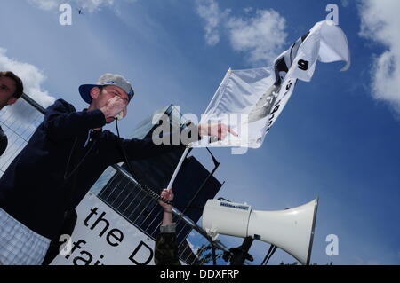 Londres, Royaume-Uni. Sep 8, 2013. Un musicien rab protester contre la vente d'armes DESI tenue à Excel London . Credit : Voir Li/Alamy Live News Banque D'Images