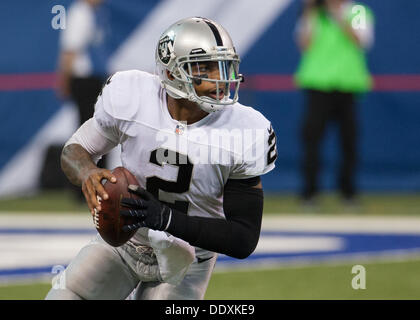 Indianapolis, IN, USA. Sep 8, 2013. 08 septembre 2013 : Oakland Raiders quarterback Terrelle Pryor (2) pendant le jeu entre les Oakland Raiders et les Indianapolis Colts au Lucas Oil Stadium à Indianapolis, IN. Les Indianapolis Colts défait les Raiders d'Oakland 21-17. Credit : csm/Alamy Live News Banque D'Images