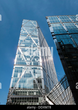 Broadgate Tower Street, Primrose, Broadgate, un grand immeuble de bureaux de gratte-ciel moderne, Ville de London EC2, UK, brillant au soleil sur une journée ensoleillée Banque D'Images