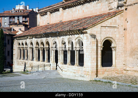 L'oreillette et le portique de San Millan Church (église San Millan), Ségovie, Espagne, 2007. Artiste : Samuel Magal Banque D'Images