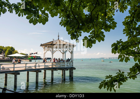 Pavillon avec un bar sur le lac de Constance Banque D'Images