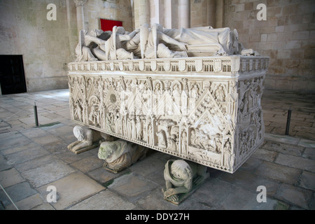 Sarcophage d'Inès de Castro, Monastère de Alcobaça, Alcobaça, Portugal, 2009. Artiste : Samuel Magal Banque D'Images