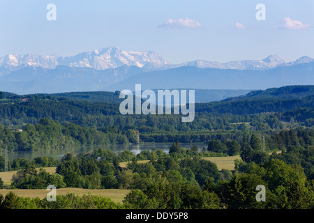 Vue depuis la rivière Lech Reichling plus vers la montagne Zugspitze, pré-Alpes Banque D'Images