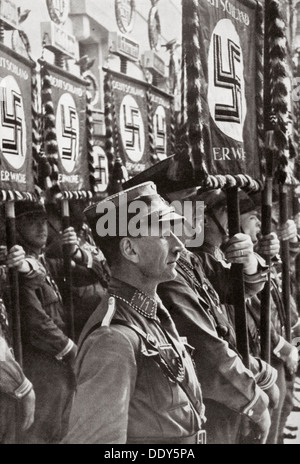 SA stormtroopers en parade, l'Allemagne, c1929-1931. Artiste : Inconnu Banque D'Images