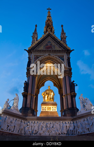 L'Albert Memorial, Les Jardins de Kensington, Londres, Angleterre Banque D'Images