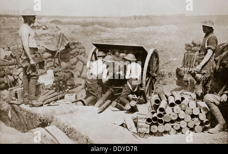 Travail à chaud les canons", campagne de la Somme, France, la Première Guerre mondiale, 1916. Artiste : Inconnu Banque D'Images