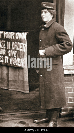 Jessie Kenney, de la suffragette, habillé comme un garçon de télégraphe, 10 décembre 1909. Artiste : Inconnu Banque D'Images