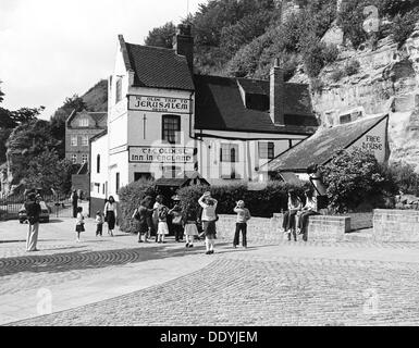 Ye Olde Trip to Jerusalem Brewhouse Yard Public House et musée, Nottingham, c1980. Artiste : Edgar Lloyd Banque D'Images