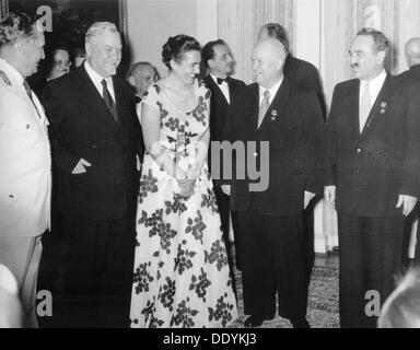 La cérémonie de signature de la Déclaration de Belgrade, Belgrade, Yougoslavie, 2 juillet 1955. Artiste : Anon Banque D'Images