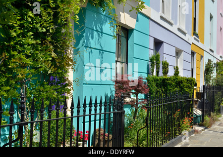 Maisons mitoyennes dans Falkland Road NW5, Kentish Town, Londres, Royaume-Uni. Banque D'Images