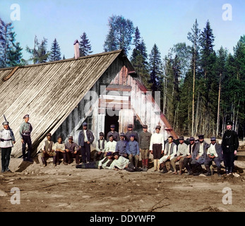 Prisonniers de guerre austro-hongrois à proximité d'une caserne, la Carélie, Russie, la PREMIÈRE GUERRE MONDIALE, 1915. Artiste : Sergueï Mikhaïlovitch Prokudin-Gorsky Banque D'Images