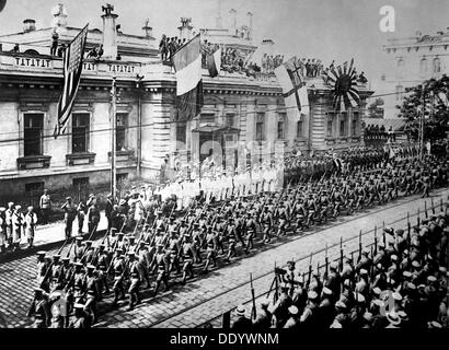 Les marins et soldats alliés à Vladivostok, en Russie, en septembre 1918. Artiste : Anon Banque D'Images