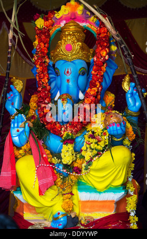 L'éléphant dieu hindou. Seigneur Ganesha statue. Festival Ganesha Chaturthi Puttaparthi, Andhra Pradesh, Inde Banque D'Images