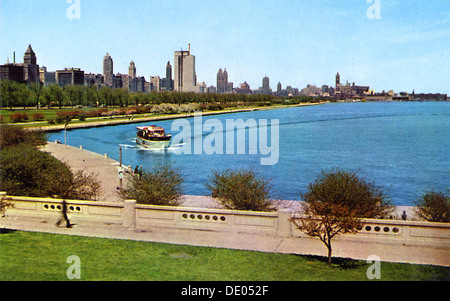 Michigan Avenue skyline et le lac, Chicago, Illinois, USA, 1956. Artiste : Inconnu Banque D'Images