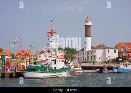 Timmendorf Harbour et le phare, l'île de Poel, Mecklembourg-Poméranie-Occidentale Banque D'Images