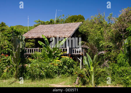 Palm simple bungalow sur Mango Bay Beach, île de Phu Quoc, Vietnam, Asie Banque D'Images