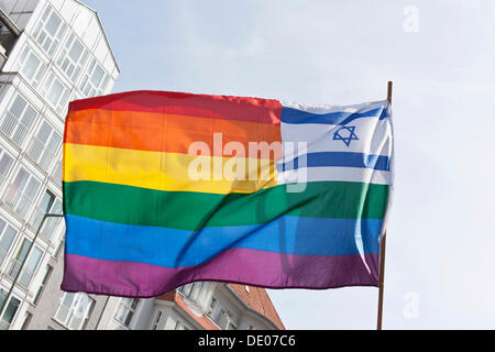 Drapeau arc-en-ciel avec le drapeau national d'Israël dans le coin en haut à droite, étoile de David, rassemblement contre la Journée Al Qods, de protestation Banque D'Images