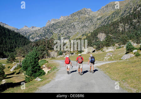 Les Randonneurs de montagne, paysage près de Lac de Gaube, Cauterets, Pyrénées, région Midi-Pyrénées, national park Banque D'Images