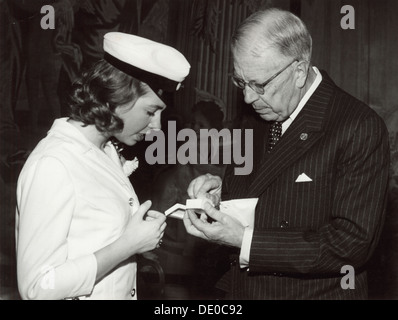 La princesse Christina de Suède célèbre passant ses A-levels, 1963. Artiste : Inconnu Banque D'Images