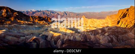 Le lever du soleil sur la vallée de la mort à Zabriski Point, California USA Banque D'Images