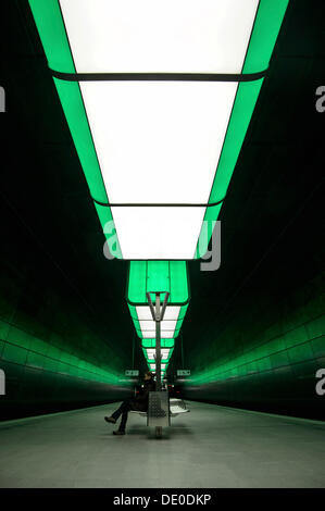 Installation lumineuse dans la station de métro 'HafenCity University' de la ligne de métro U4 de Hambourg, opérateur et développeur est Banque D'Images