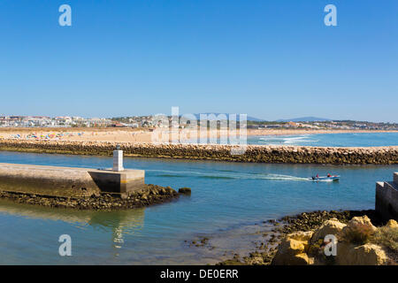 Vue depuis le Fort de Ponta da Bandeira de la marina, Lagos, Algarve, Portugal, Europe Banque D'Images