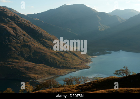 Luinne Bheinn et Glen Barrisdale, Knoydart, sur le Loch Hourn, de Druim Fada, région des Highlands, Ecosse, Royaume-Uni Banque D'Images