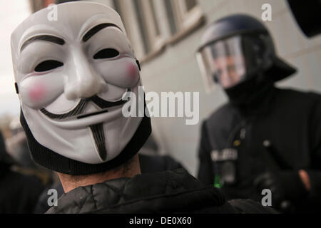 Un homme portant un masque de Guy Fawkes durant une manifestation contre le capitalisme à Francfort, Hesse Banque D'Images