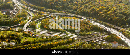 Vue aérienne, spaghetti Duisburg-Kaiserberg sortie de l'A3 et A40, les autoroutes de l'automne, Duisburg, Ruhr Banque D'Images