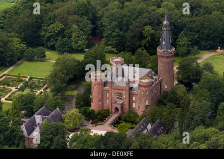 Vue aérienne, Château de Moyland, un style néo-gothique château à douves, Bedburg-Hau, région du Bas Rhin, Rhénanie du Nord-Westphalie Banque D'Images