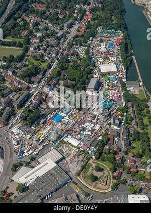 Vue aérienne, quartier de Crange Wanne-Eickel, fête foraine de Crange actuellement mis en place, l'hôtel Haus Crange, Herne, Ruhr Banque D'Images