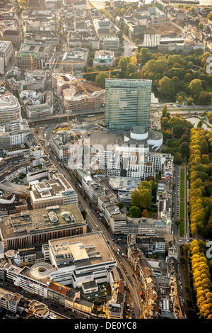 Vue aérienne, Tausendfuessler Koe-Bogen Hochstrasse, rue, immeuble, rue Schadowstrasse, Duesseldorf Banque D'Images