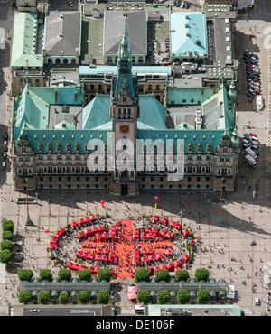 Vue aérienne, hôtel de ville, le parlement de l'état, Buergerschaft de Hambourg, pavillon rouge en face de l'hôtel de ville Banque D'Images