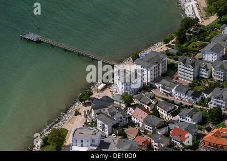 Vue aérienne, Sassnitz avec l'entrée du port et de la jetée de l'île de Rügen Banque D'Images